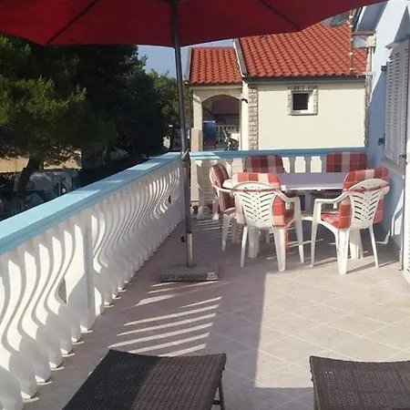Zelic Guest house Vir
